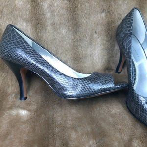 Tahari snake skin -peep toe heels